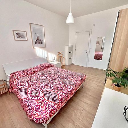 Casa Mila Apartment Savona Bagian luar foto
